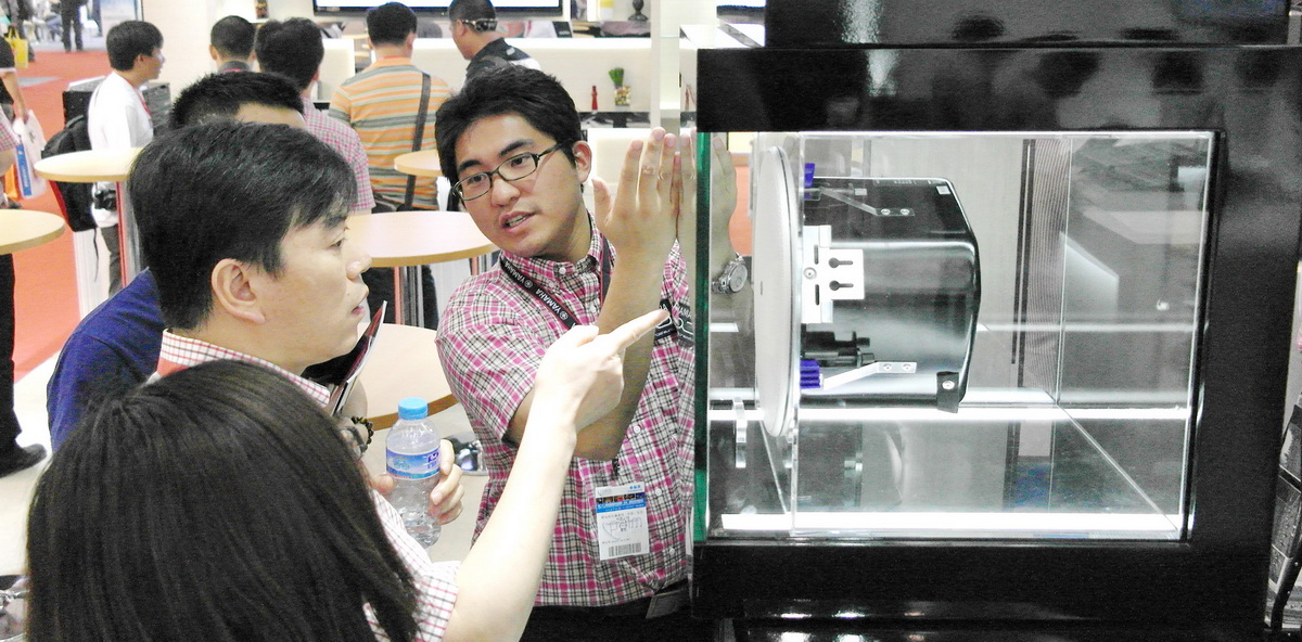 菲彩国际专业音响新产品亮相PALM EXPO 2013展会 