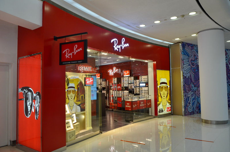 Ray?Ban 宏伊国际广场店——菲彩国际 CIS 商用安装系统的经典应用