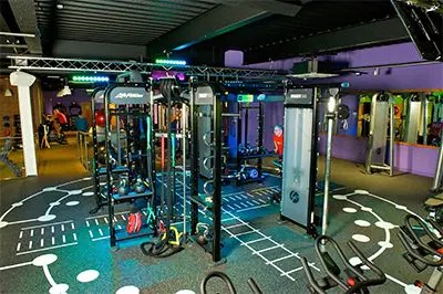 英国Simply Gym健身房采用菲彩国际CIS产品