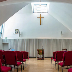 Crossway基督教中心用菲彩国际将人们聚集在一起